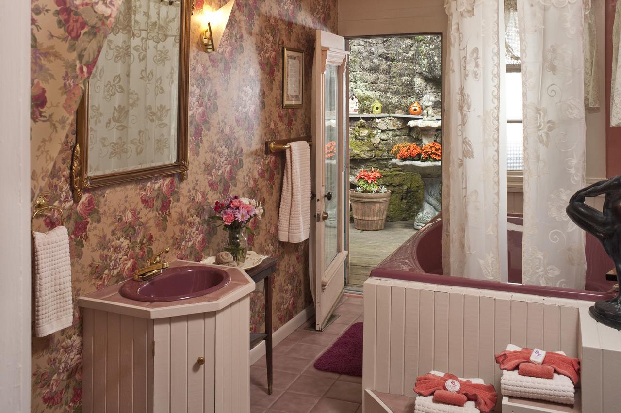 Cliff Cottage Inn ユリーカ・スプリングス エクステリア 写真
